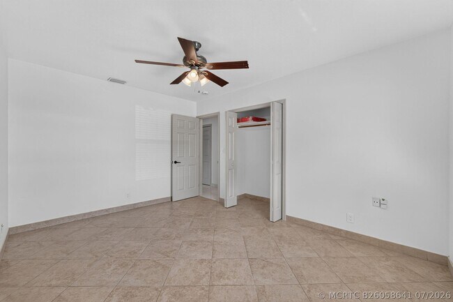 Building Photo - 905 NW 133rd Ave