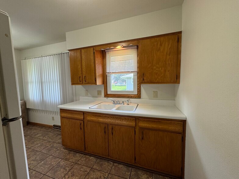 Building Photo - 2925 Leslie Ln