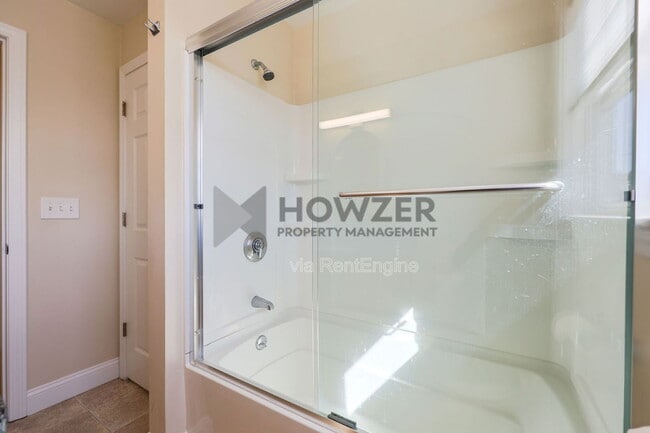 Building Photo - 91 Louis St