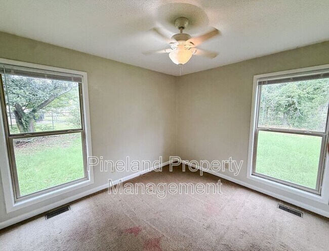 Building Photo - 888 De Paul Dr