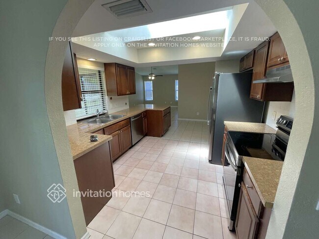 Building Photo - 1475 Paxton Terrace