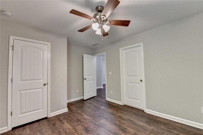 Building Photo - 7245 Heritage Oak Ct
