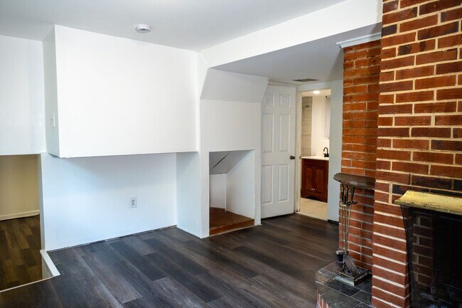 Building Photo - 10000 Kinross Ave