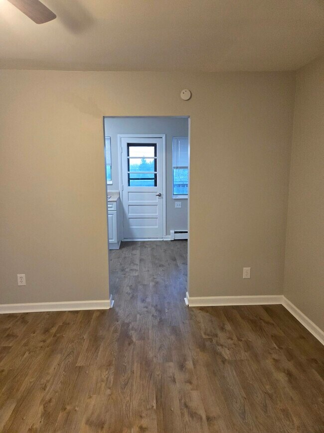 Building Photo - 10682 E Holly Rd