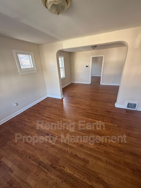 Building Photo - 7138 Garesche Ave