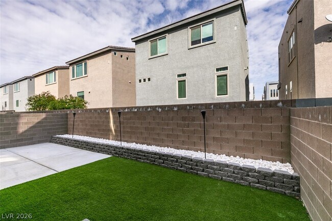 Building Photo - 8048 Haywood Estate Ave