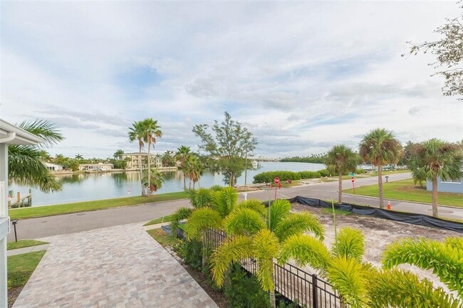 Building Photo - 3604 E Maritana Dr