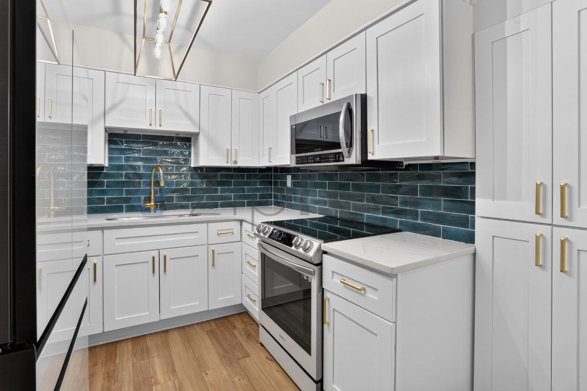 Building Photo - Unit 906