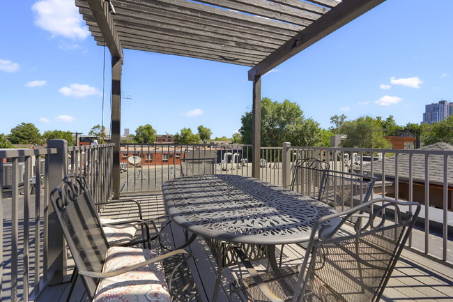 Building Photo - Affordable Lux One Bedroom in West Wash Park