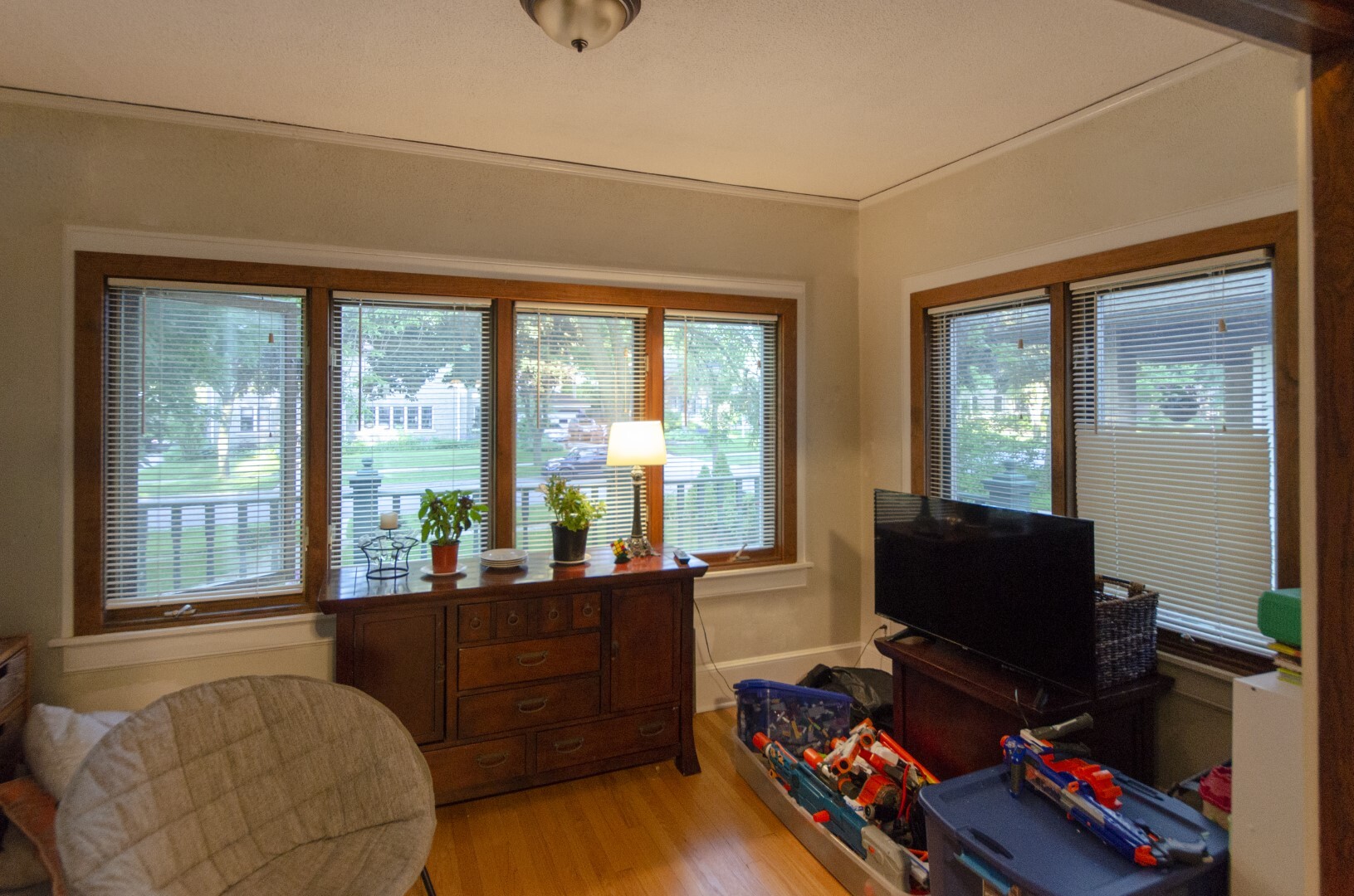 Sun room - 4481 N Frederick Ave