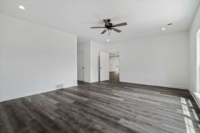 Building Photo - Spacious 4-Bedroom Home in Byhalia - Modern Living in a Tranquil Community!