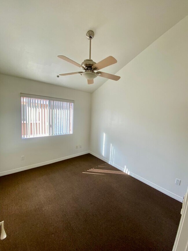 Building Photo - Spacious 4 Bed, 3 Bath Townhouse in Torrance $3,850