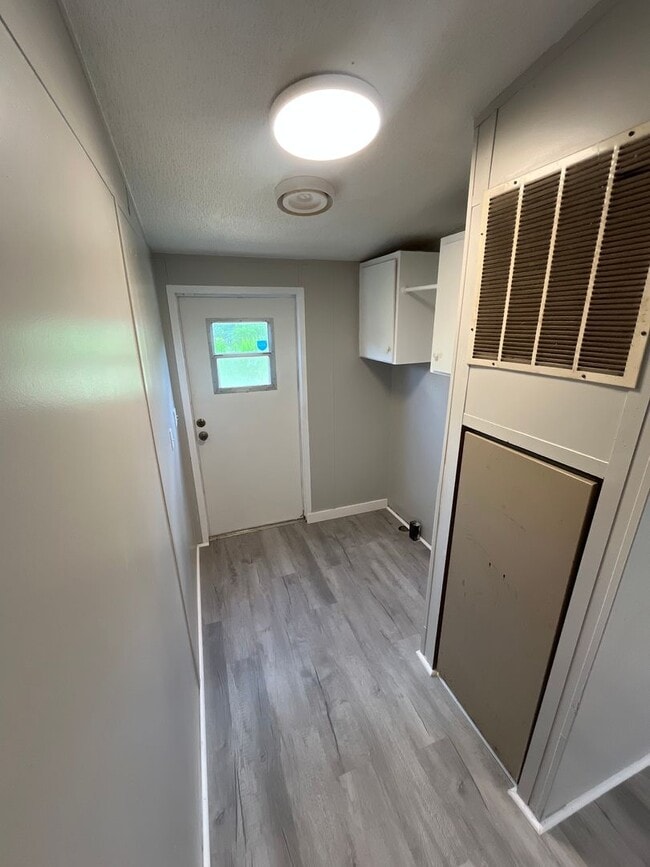 Building Photo - 3 Bed/2 Bath Mobile Home