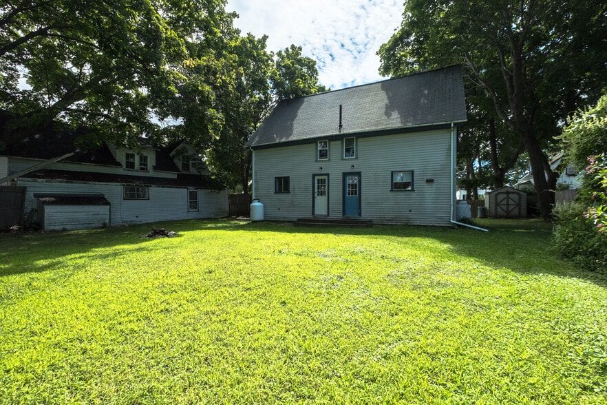 Building Photo - 89 Pleasant St