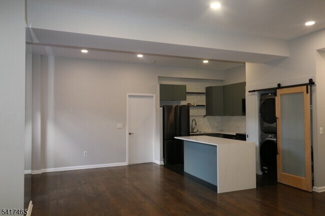 Building Photo - 111 Mulberry St