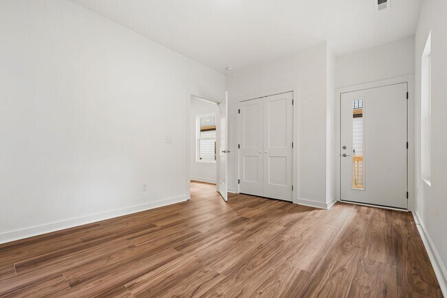 Building Photo - 711 Gerard St