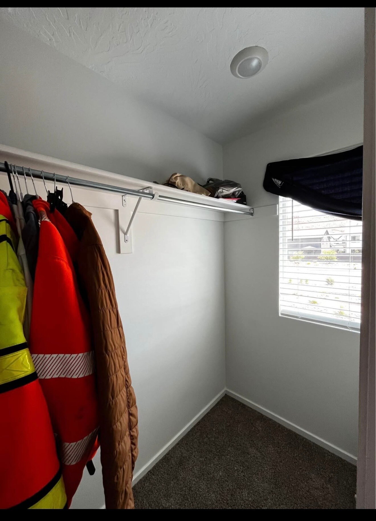 Building Photo - 3182 E Elkhorn Ln