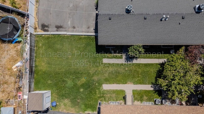 Building Photo - 1223 Emery St W