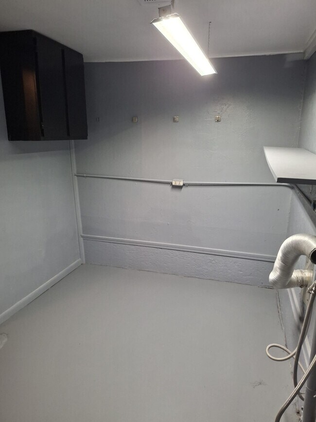 Building Photo - 2611 NW 46th Pl