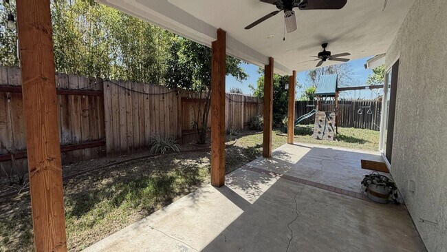 Building Photo - 1562 Campus Ave