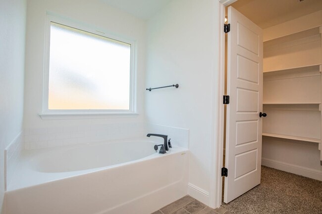 Building Photo - ***1021 Pink Lady Place***