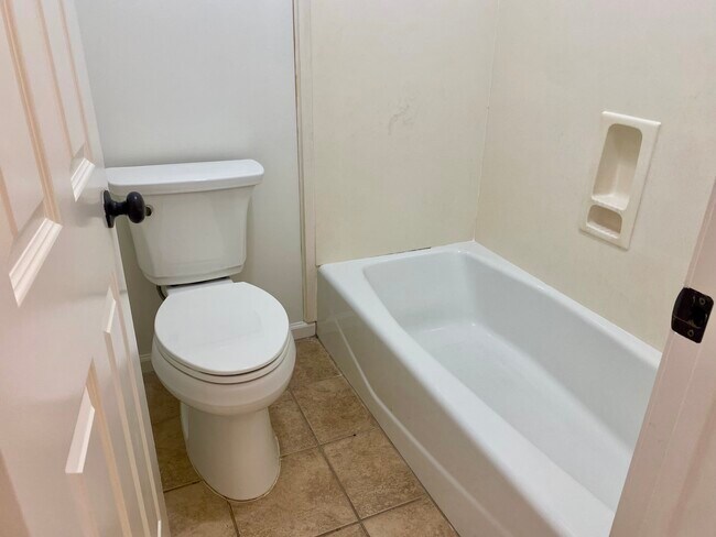 Building Photo - 3833 Kinross Pl