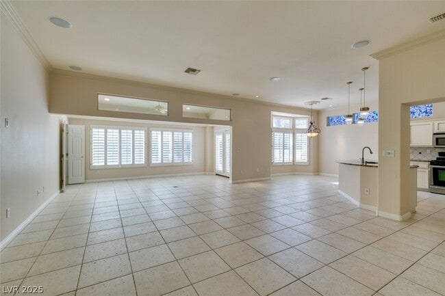 Building Photo - 10041 Woodhouse Dr