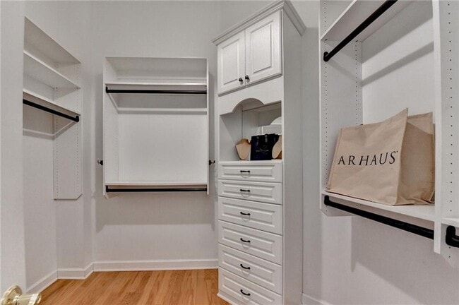 Building Photo - 106 Magnolia Grove