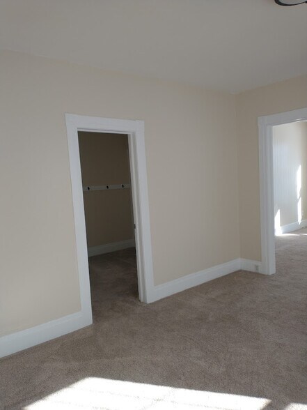 Building Photo - 9 James St