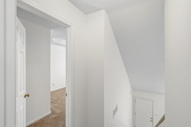 Building Photo - 5004 Betty Jean Way