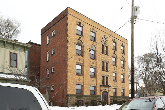 Primary Photo - Clinton Apartment Building