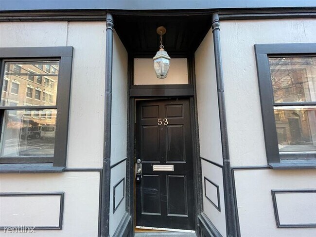 Building Photo - 53 Phillips St