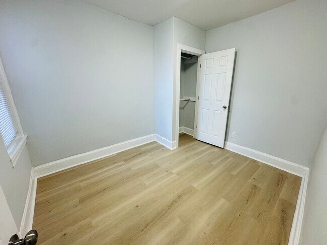 Building Photo - Remodeled 3b/1b House in West Philly! Section 8 Only
