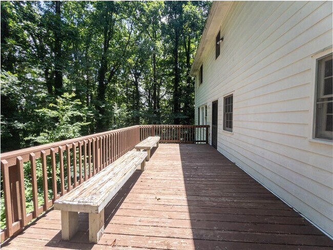 Building Photo - 965 Millbrook Ct