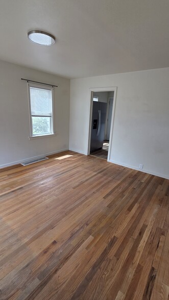 Living room - 2714 Snyder Ave