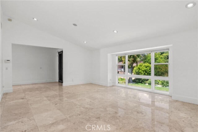 Building Photo - 16544 Park Ln Dr