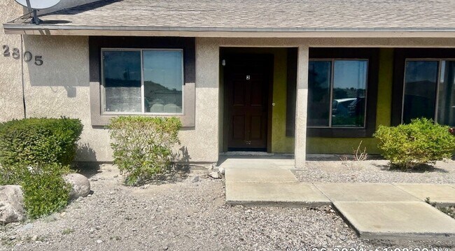 Building Photo - 2 bed 1 bath ground floor $1300 rent BHCRE...