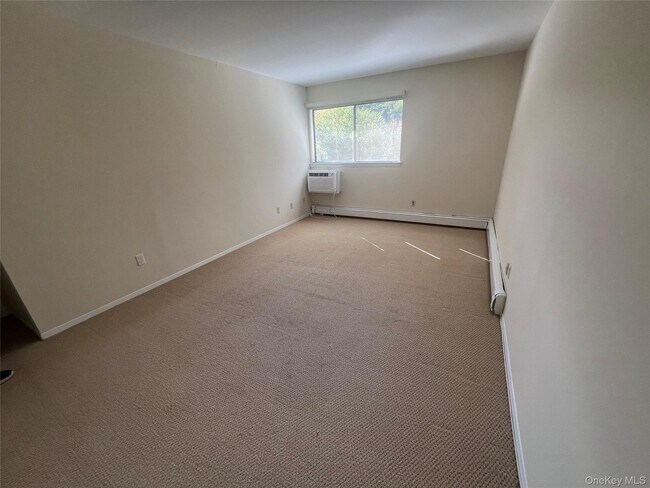 Building Photo - 2 Granada Crescent