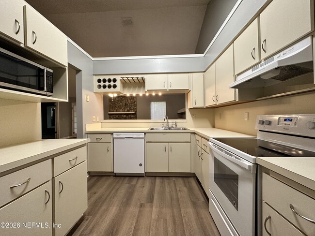 Building Photo - 1680 Sandy Hollow Loop