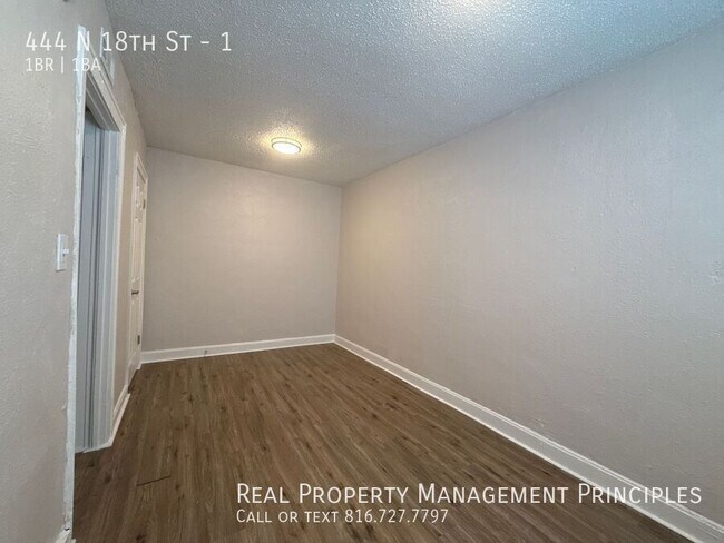 Building Photo - 444 N 18th St