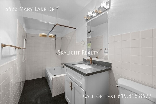 Building Photo - 5423 Mary Ln Dr