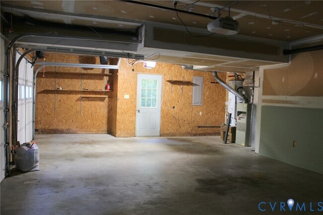 Building Photo - 13401 Winners Cir