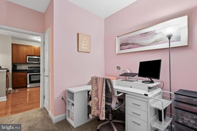 Building Photo - 200 W Elm St