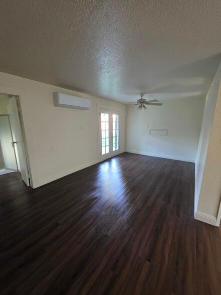 Building Photo - 1203 Floyd Ave