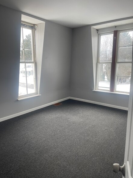 Building Photo - 25 Marshall Ave