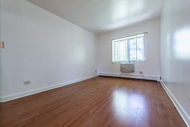 Building Photo - 1477 N Winslowe Dr