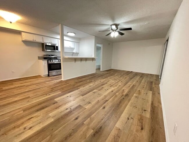 Interior Photo - 5708 Tujunga Ave