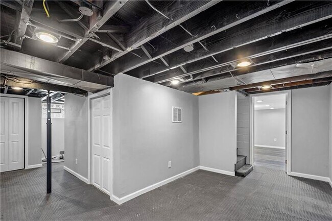 Building Photo - 226 Monongahela Ave