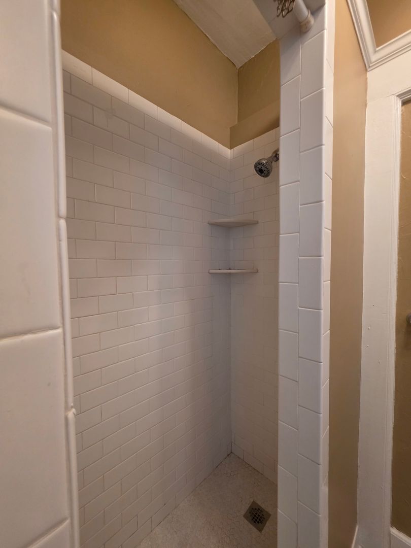 Building Photo - 600 W Olney Rd