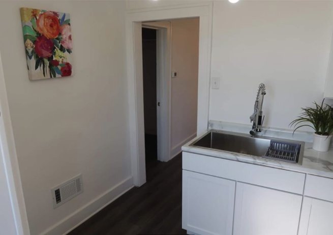 Building Photo - 2010-2012 Maplegrove Ave